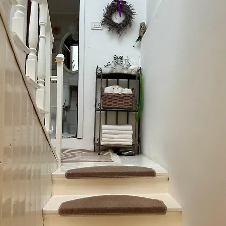 Cozy Beachside Retreat * איזולה