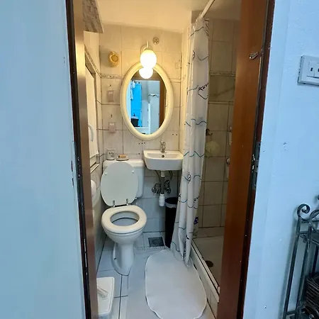 Cozy Beachside Retreat דירה *